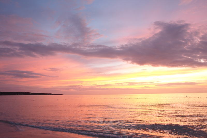   –      ,  ,  ( Sunset over Caribbean sea, Negril, Jamaica) 